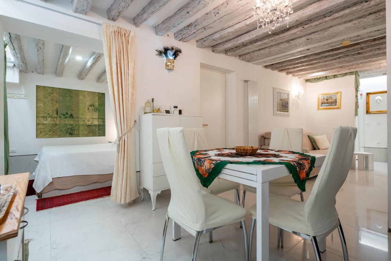 Loving In Venice, 5 Stars Kültér fotó